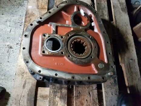 Jcb Fastrac 185ti, 145t, 125, 135t Transmission Housing 45485002, 454/85002 - Скоростна кутия и части за Трактор: снимка 4 Jcb Fastrac 185ti, 145t, 125, 135t Transmission Housing 45485002, 454/85002 - Скоростна кутия и части за Трактор: снимка 4
