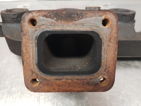 John Deere 6110 Exhaust Manifold R515588, R515588 - Изпускателен колектор за Трактор: снимка 3 John Deere 6110 Exhaust Manifold R515588, R515588 - Изпускателен колектор за Трактор: снимка 3