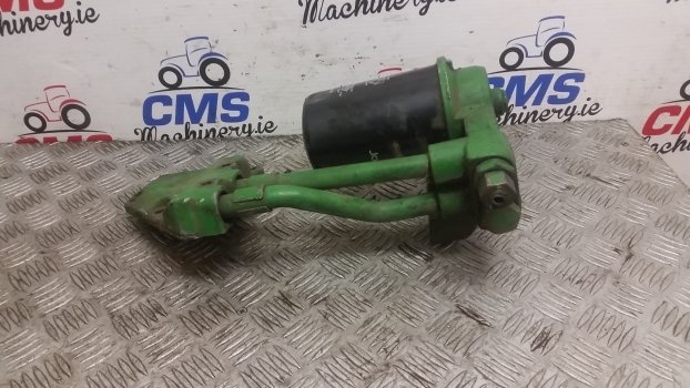 John Deere 6110 Oil Filter Head And Adapter Fitting Re503727, Re519885, R501436 - Маслен филтър за Трактор: снимка 4 John Deere 6110 Oil Filter Head And Adapter Fitting Re503727, Re519885, R501436 - Маслен филтър за Трактор: снимка 4