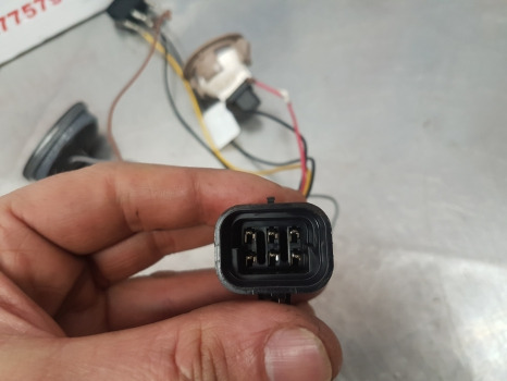 John Deere 6145r, 6r Series, Cab Interior Lights Al154760, Al205771 - Светлина/ Осветление: снимка 2 John Deere 6145r, 6r Series, Cab Interior Lights Al154760, Al205771 - Светлина/ Осветление: снимка 2
