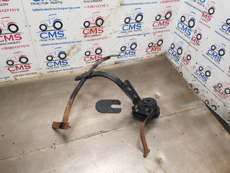 Kubota M5092 Front Axle Mudguard Bracket Lhs Assy - Калник: снимка 3 Kubota M5092 Front Axle Mudguard Bracket Lhs Assy - Калник: снимка 3