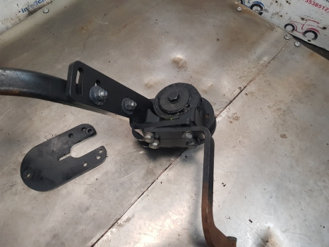 Kubota M5092 Front Axle Mudguard Bracket Lhs Assy - Калник: снимка 5 Kubota M5092 Front Axle Mudguard Bracket Lhs Assy - Калник: снимка 5