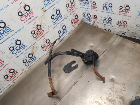 Kubota M5092 Front Axle Mudguard Bracket Lhs Assy - Калник: снимка 2 Kubota M5092 Front Axle Mudguard Bracket Lhs Assy - Калник: снимка 2