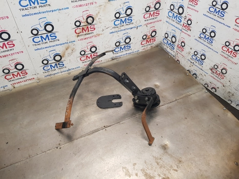 Kubota M5092 Front Axle Mudguard Bracket Lhs Assy - Калник: снимка 1 Kubota M5092 Front Axle Mudguard Bracket Lhs Assy - Калник: снимка 1