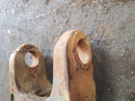 Landini Blizzard Massey Ferguson Front Axle Ng200cd Beam 3426701m95, 3426704r5 - Ос и части за Трактор: снимка 3 Landini Blizzard Massey Ferguson Front Axle Ng200cd Beam 3426701m95, 3426704r5 - Ос и части за Трактор: снимка 3