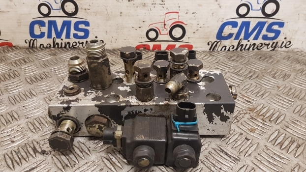 Landini Mythos 115 Transmission Hydraulic Valve Block 3648149m91, 3655022m91 - Хидравличен клапан за Трактор: снимка 4 Landini Mythos 115 Transmission Hydraulic Valve Block 3648149m91, 3655022m91 - Хидравличен клапан за Трактор: снимка 4