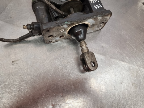 Landini Vision 105, Mythos, Brake Slave Cylinder Assy 3537812m91, 3531277m91 - Спирачен цилиндър за Селскостопанска техника: снимка 3 Landini Vision 105, Mythos, Brake Slave Cylinder Assy 3537812m91, 3531277m91 - Спирачен цилиндър за Селскостопанска техника: снимка 3