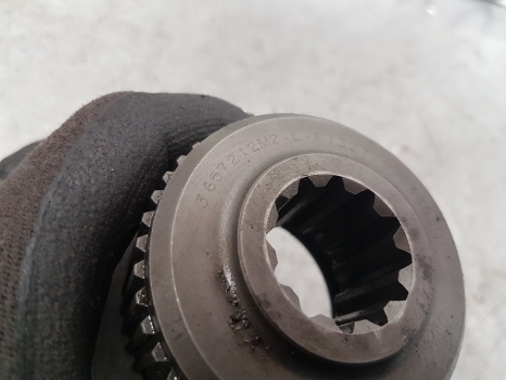 Landini Vision 85, 95, 80, 105 Pto Clutch Hub Gear 3657212m2 - Трансмисия за Трактор: снимка 4 Landini Vision 85, 95, 80, 105 Pto Clutch Hub Gear 3657212m2 - Трансмисия за Трактор: снимка 4