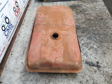 Massey Ferguson 135 Original Fuel Tank 897401m91, 897390m91, 897390m91 - Резервоар за гориво за Трактор: снимка 4 Massey Ferguson 135 Original Fuel Tank 897401m91, 897390m91, 897390m91 - Резервоар за гориво за Трактор: снимка 4