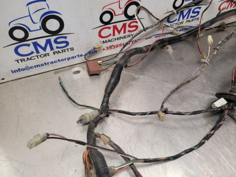 Massey Ferguson 4355, 4255, 4245 Cab Roof Wiring Loom Roof Wiring Loom - Кабели/ Жици: снимка 5 Massey Ferguson 4355, 4255, 4245 Cab Roof Wiring Loom Roof Wiring Loom - Кабели/ Жици: снимка 5
