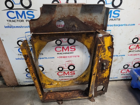 Massey Ferguson 50b Water Cooling Radiator Cowl Linkage Frame - Радиатор: снимка 1 Massey Ferguson 50b Water Cooling Radiator Cowl Linkage Frame - Радиатор: снимка 1