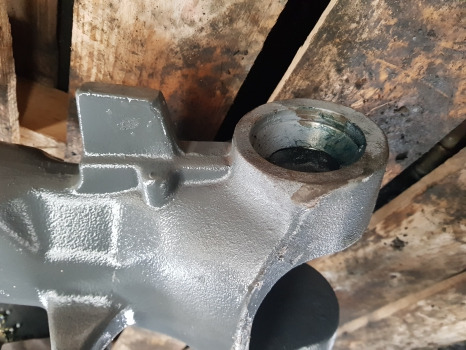 Massey Ferguson 5612, 5713 Front Axle Casting Rhs 730.01.114.65, 7300181405 - Предна ос за Трактор: снимка 5 Massey Ferguson 5612, 5713 Front Axle Casting Rhs 730.01.114.65, 7300181405 - Предна ос за Трактор: снимка 5
