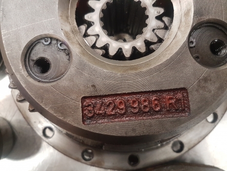 Massey Ferguson 6160 Front Axle Hub Rhs Ag105, 3764297m91, 3429986r2, 3764016 - Ступица за Трактор: снимка 3 Massey Ferguson 6160 Front Axle Hub Rhs Ag105, 3764297m91, 3429986r2, 3764016 - Ступица за Трактор: снимка 3