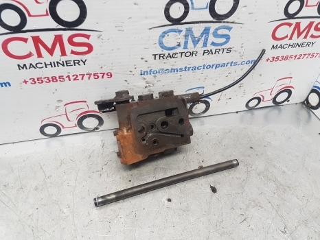 Massey Ferguson 690, 698, 699 Lift Cover Hydraulic Selector Valve - Хидравличен клапан за Трактор: снимка 3 Massey Ferguson 690, 698, 699 Lift Cover Hydraulic Selector Valve - Хидравличен клапан за Трактор: снимка 3