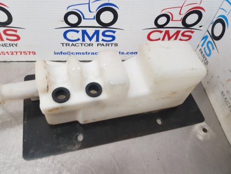New Holland Case Maxxum Windshield Washer Reservoir 87638112, 87470604 - Чистачка за Селскостопанска техника: снимка 5 New Holland Case Maxxum Windshield Washer Reservoir 87638112, 87470604 - Чистачка за Селскостопанска техника: снимка 5