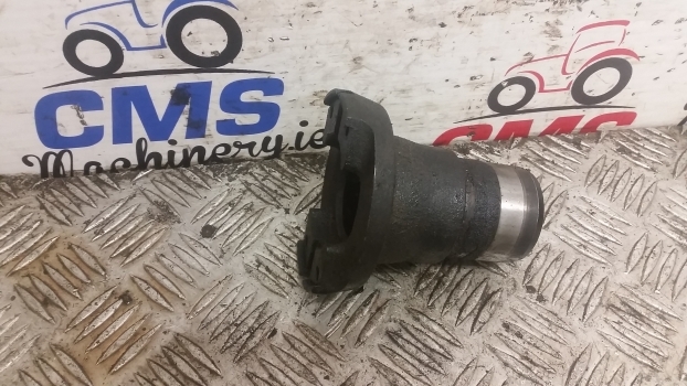 New Holland T5.100, T5.110, T5.120 4wd Propeller Shaft Hub 47669813 - Карданні вали за Трактор: снимка 1 New Holland T5.100, T5.110, T5.120 4wd Propeller Shaft Hub 47669813 - Карданні вали за Трактор: снимка 1