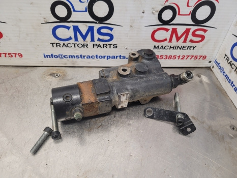 New Holland T5.110, T5.120, T5.130 Trailer Brake Valve 47566037, R917009740 - Части на спирачната система: снимка 1 New Holland T5.110, T5.120, T5.130 Trailer Brake Valve 47566037, R917009740 - Части на спирачната система: снимка 1