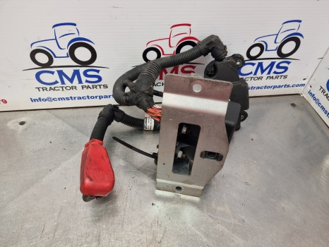 New Holland T5.120, T5 Series, Battery Wiring With Fuse Box 47866255, 87716664 - Кабели/ Жици: снимка 2 New Holland T5.120, T5 Series, Battery Wiring With Fuse Box 47866255, 87716664 - Кабели/ Жици: снимка 2