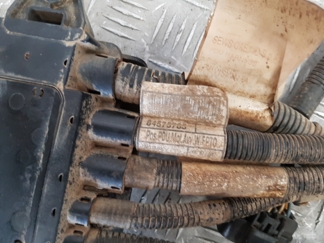 New Holland T5.95 Engine Wiring Loom 47580077, 84357520, 47383128 - Кабели/ Жици за Трактор: снимка 4 New Holland T5.95 Engine Wiring Loom 47580077, 84357520, 47383128 - Кабели/ Жици за Трактор: снимка 4