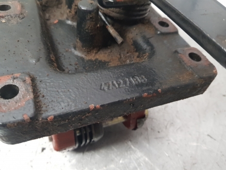 Части на спирачната система за Трактор New Holland T5, T6, T6000, Tsa, Tm Series Tm120 Parking Brake Support 47127186: снимка 7
