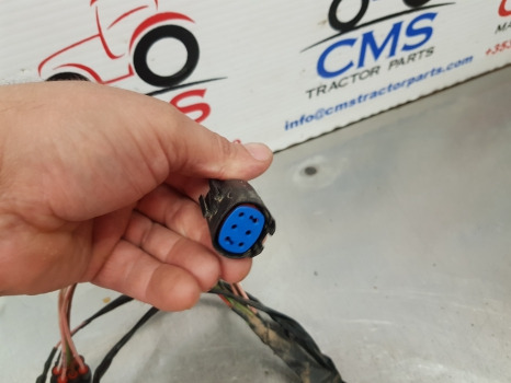 New Holland T6010, T6000, T7000, T7, Tail Light Wiring Loom 87313641 - Кабели/ Жици: снимка 3 New Holland T6010, T6000, T7000, T7, Tail Light Wiring Loom 87313641 - Кабели/ Жици: снимка 3
