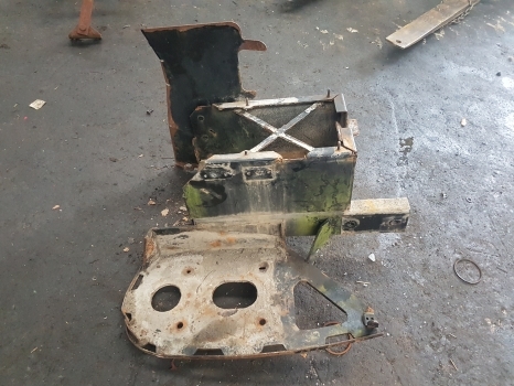 New Holland T7.200, T7.170, T7.185 Battery Box 84402058, 84402062 - Акумулатор за Трактор: снимка 1 New Holland T7.200, T7.170, T7.185 Battery Box 84402058, 84402062 - Акумулатор за Трактор: снимка 1