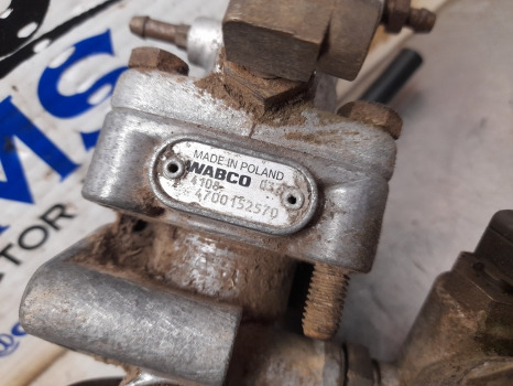 New Holland T7 Case Puma Ser T7030 Air Trailer Brake Valve 4700152570, 82030571 - Спирачен клапан за Селскостопанска техника: снимка 4 New Holland T7 Case Puma Ser T7030 Air Trailer Brake Valve 4700152570, 82030571 - Спирачен клапан за Селскостопанска техника: снимка 4