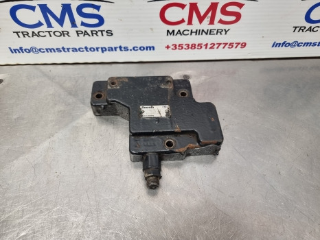 New Holland T7, Tm, T7000, Tm7000 Ser Tm130, Tm120 Control Valve Plate 5195157 - Хидравлика: снимка 2 New Holland T7, Tm, T7000, Tm7000 Ser Tm130, Tm120 Control Valve Plate 5195157 - Хидравлика: снимка 2