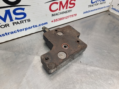 New Holland T7, Tm, T7000, Tm7000 Ser Tm130, Tm120 Control Valve Plate 5195157 - Хидравлика: снимка 5 New Holland T7, Tm, T7000, Tm7000 Ser Tm130, Tm120 Control Valve Plate 5195157 - Хидравлика: снимка 5