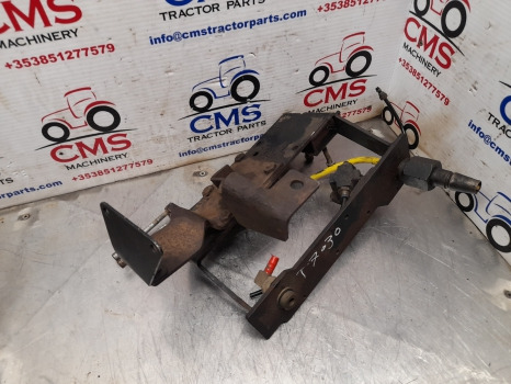 New Holland T7030 Case T6000, Puma Valves Bracket Support 84145741, 84145738 - Части на спирачната система за Селскостопанска техника: снимка 5 New Holland T7030 Case T6000, Puma Valves Bracket Support 84145741, 84145738 - Части на спирачната система за Селскостопанска техника: снимка 5