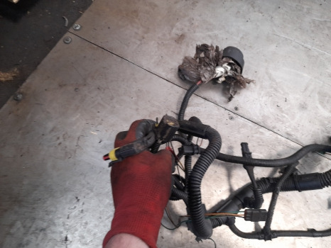 New Holland T7030, T7040 Power Command Transmission Frame Rear Wiring Loom - Кабели/ Жици: снимка 2 New Holland T7030, T7040 Power Command Transmission Frame Rear Wiring Loom - Кабели/ Жици: снимка 2