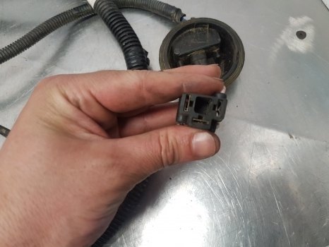 New Holland T7040, T6000, T7000 Front Light Wiring Loom 87658132, 87329727 - Кабели/ Жици: снимка 2 New Holland T7040, T6000, T7000 Front Light Wiring Loom 87658132, 87329727 - Кабели/ Жици: снимка 2