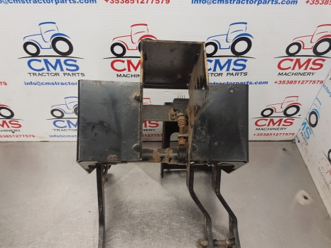 New Holland T7040, Tsa Brake, Clutch Pedal Kit 87547108, 87547109, 87566904 - Съединител и части за Селскостопанска техника: снимка 4 New Holland T7040, Tsa Brake, Clutch Pedal Kit 87547108, 87547109, 87566904 - Съединител и части за Селскостопанска техника: снимка 4