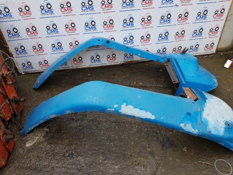Калник New Holland Tm, Ts, Tl, 60, 40, 35 Series, Cab Mudguard Kit 82007495, 82007496: снимка 1