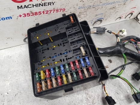 New Holland Tm115, Tm125, Tm135 Hi Lo Cab Wiring Loom Assy 82015224, 82020899 - Кабели/ Жици за Трактор: снимка 3 New Holland Tm115, Tm125, Tm135 Hi Lo Cab Wiring Loom Assy 82015224, 82020899 - Кабели/ Жици за Трактор: снимка 3