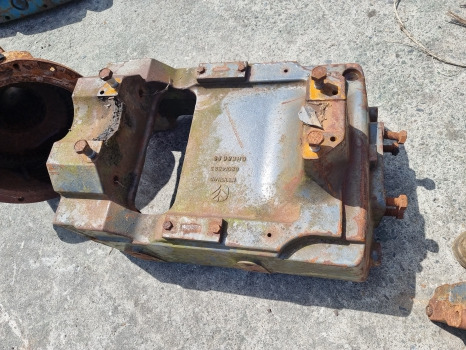 New Holland Ts110, Ts90, Ts Series, Front Axle Support 82014323, 82015000 - Предна ос: снимка 3 New Holland Ts110, Ts90, Ts Series, Front Axle Support 82014323, 82015000 - Предна ос: снимка 3