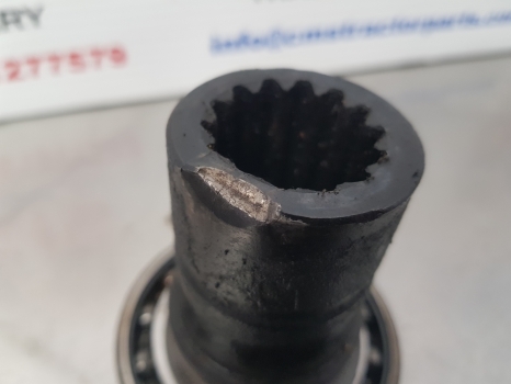 New Holland Ts115a, T5, T6, Tsa, Case Drive Shaft Splined Sleeve 14t 5196514 - Предна ос: снимка 3 New Holland Ts115a, T5, T6, Tsa, Case Drive Shaft Splined Sleeve 14t 5196514 - Предна ос: снимка 3
