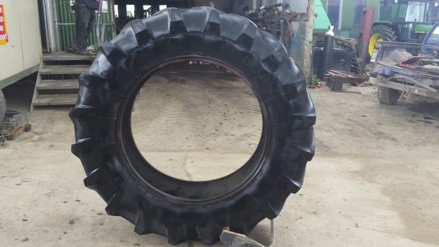 Old Stock Old Stock 18.4 R 38 Michelin - Гума за Селскостопанска техника: снимка 1 Old Stock Old Stock 18.4 R 38 Michelin - Гума за Селскостопанска техника: снимка 1