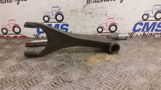 Old Stock Old Stock Differential Lock Fork And Rod 04336695 - Диференциал за Трактор: снимка 1 Old Stock Old Stock Differential Lock Fork And Rod 04336695 - Диференциал за Трактор: снимка 1