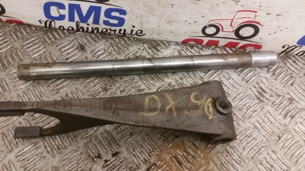 Old Stock Old Stock Differential Lock Fork And Rod 04336695 - Диференциал за Трактор: снимка 2 Old Stock Old Stock Differential Lock Fork And Rod 04336695 - Диференциал за Трактор: снимка 2