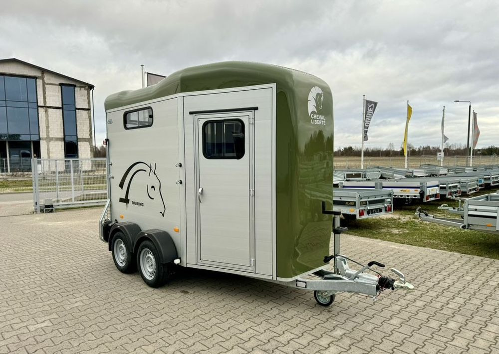 CHEVAL LIBERTÉ Cheval Liberte Touring Country + Siodlarnia - Ремарке за коне: снимка 2 CHEVAL LIBERTÉ Cheval Liberte Touring Country + Siodlarnia - Ремарке за коне: снимка 2