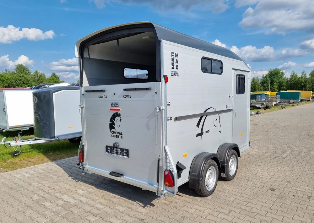 CHEVAL LIBERTÉ MultiMax przyczepa na dwa konie | duża siodlarnia | drzwi boczne | 2600 kg DMC | 380×181 cm | ALUMINIOWA | Debon | dostawa | mocna i solidna | - Ремарке за коне: снимка 4 CHEVAL LIBERTÉ MultiMax przyczepa na dwa konie | duża siodlarnia | drzwi boczne | 2600 kg DMC | 380×181 cm | ALUMINIOWA | Debon | dostawa | mocna i solidna | - Ремарке за коне: снимка 4
