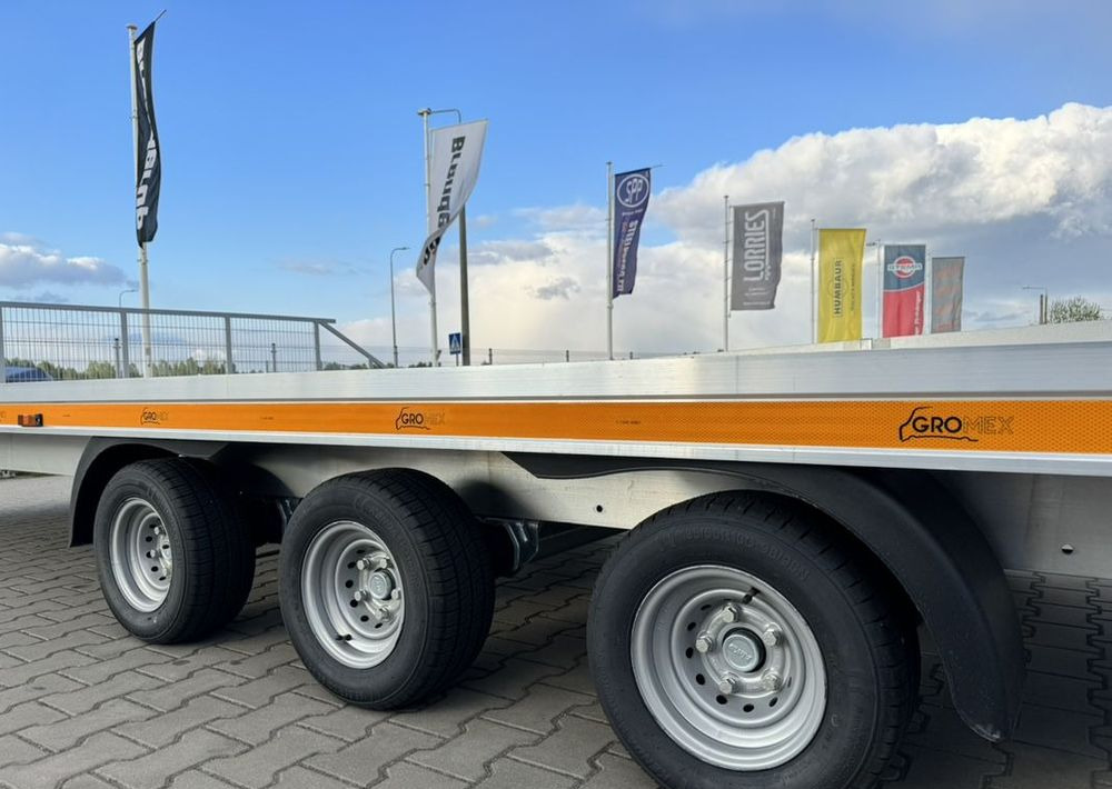GROMEX laweta aluminiowa | 850x210cm | DMC 3500kg | platforma na 2 auta | 3 osie AL-KO | OŚWIETLENIE LED - Автовоз ремарке: снимка 3 GROMEX laweta aluminiowa | 850x210cm | DMC 3500kg | platforma na 2 auta | 3 osie AL-KO | OŚWIETLENIE LED - Автовоз ремарке: снимка 3
