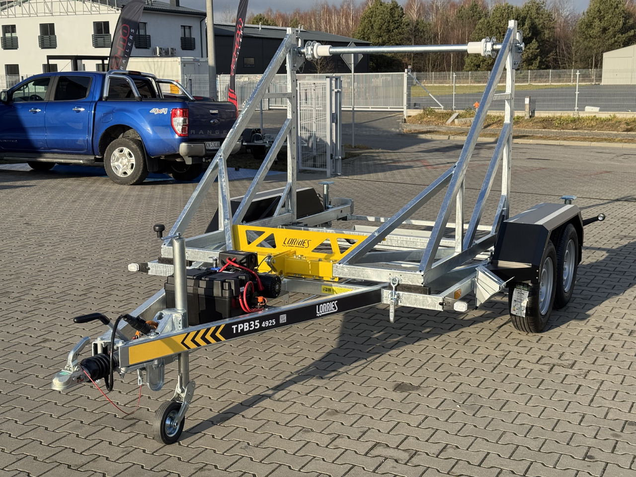 LORRIES TPB35-4925 + wciągarka elektryczna | 3500kg - Кабелно ремарке: снимка 3 LORRIES TPB35-4925 + wciągarka elektryczna | 3500kg - Кабелно ремарке: снимка 3