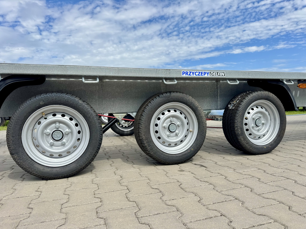 Нови Автовоз ремарке NIEWIADÓW Indiana 9m x 2.1 m | 3.5T: снимка 9 Нови Автовоз ремарке NIEWIADÓW Indiana 9m x 2.1 m | 3.5T: снимка 9