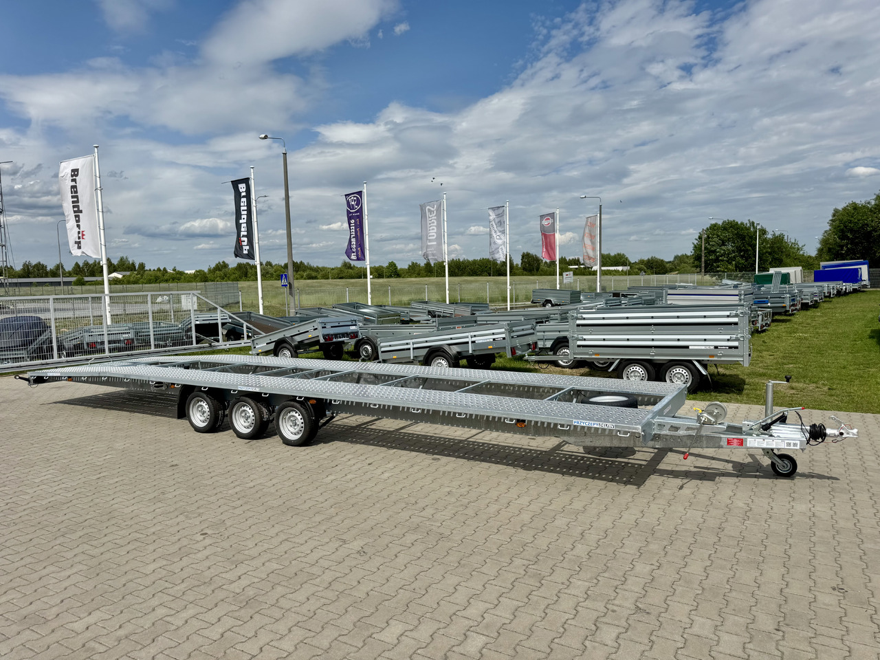 NIEWIADÓW Indiana 9m x 2.1 m | 3.5T - Автовоз ремарке: снимка 2 NIEWIADÓW Indiana 9m x 2.1 m | 3.5T - Автовоз ремарке: снимка 2