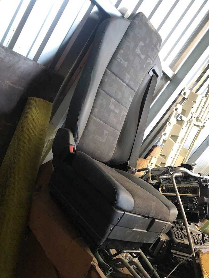 Foteli siedzenia komplet Mercedes Actros nowe - Седалка за Камион: снимка 4 Foteli siedzenia komplet Mercedes Actros nowe - Седалка за Камион: снимка 4