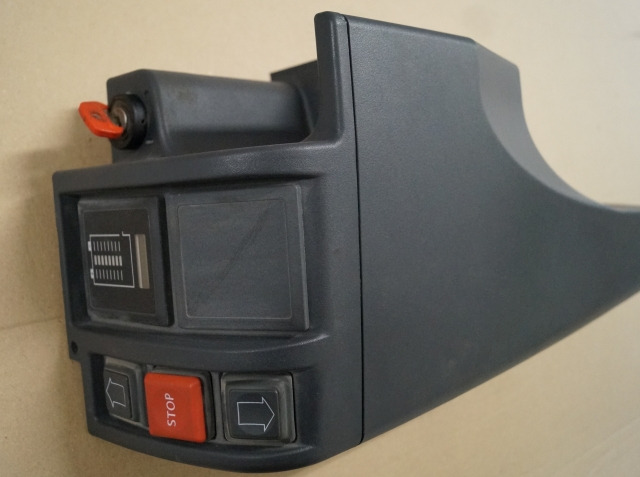 Jungheinrich 51046926 | right dashboard panel including contact key and battery/ right dashboard panel including contact key and battery/hour indicator - Рама/ Шаси за Подемно-транспортна техника: снимка 2 Jungheinrich 51046926 | right dashboard panel including contact key and battery/ right dashboard panel including contact key and battery/hour indicator - Рама/ Шаси за Подемно-транспортна техника: снимка 2