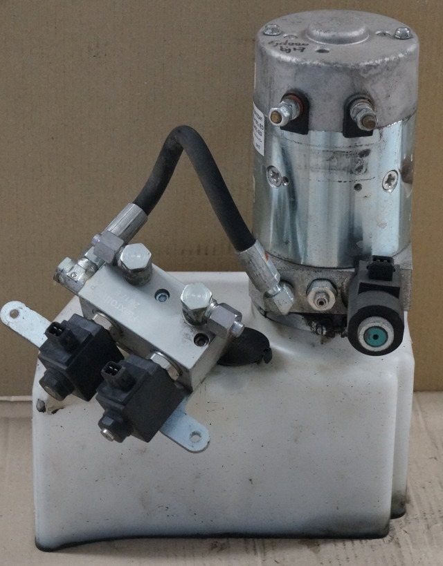 Jungheinrich 51417583 | Pumpmotor with tank and valve block 24V 2,2KW code R9320 Pumpmotor with tank and valve block 24V 2,2KW code R932010341 for EJD220 year 2016 - Хидравлична помпа за Подемно-транспортна техника: снимка 1 Jungheinrich 51417583 | Pumpmotor with tank and valve block 24V 2,2KW code R9320 Pumpmotor with tank and valve block 24V 2,2KW code R932010341 for EJD220 year 2016 - Хидравлична помпа за Подемно-транспортна техника: снимка 1