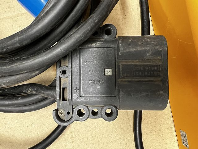 Zivan F7BQMW-0002QX | Used charger lead/acid 24V 60A 230V 11A sn. 1407710970 Used charger lead/acid 24V 60A 230V 11A sn. 1407710970 - Акумулатор за Подемно-транспортна техника: снимка 5 Zivan F7BQMW-0002QX | Used charger lead/acid 24V 60A 230V 11A sn. 1407710970 Used charger lead/acid 24V 60A 230V 11A sn. 1407710970 - Акумулатор за Подемно-транспортна техника: снимка 5